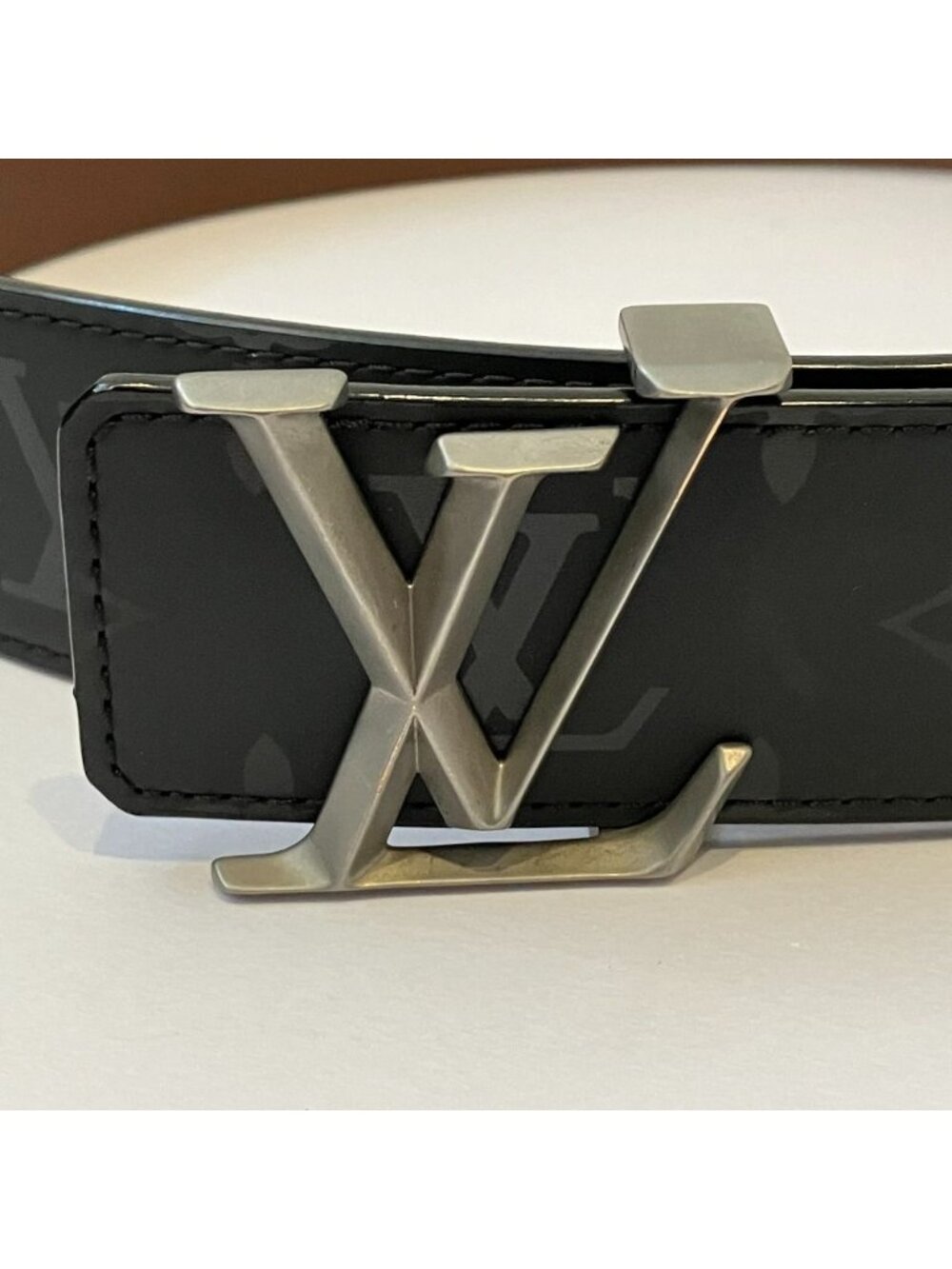 Louis Vuitton Ceinture LV Initial Pyramid Monogram Illusion Leather Belt Black - Picture 5 of 12